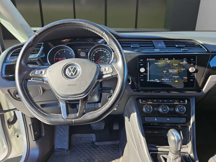 VW Touran - Foto Nr. 09 - Bildvorschau