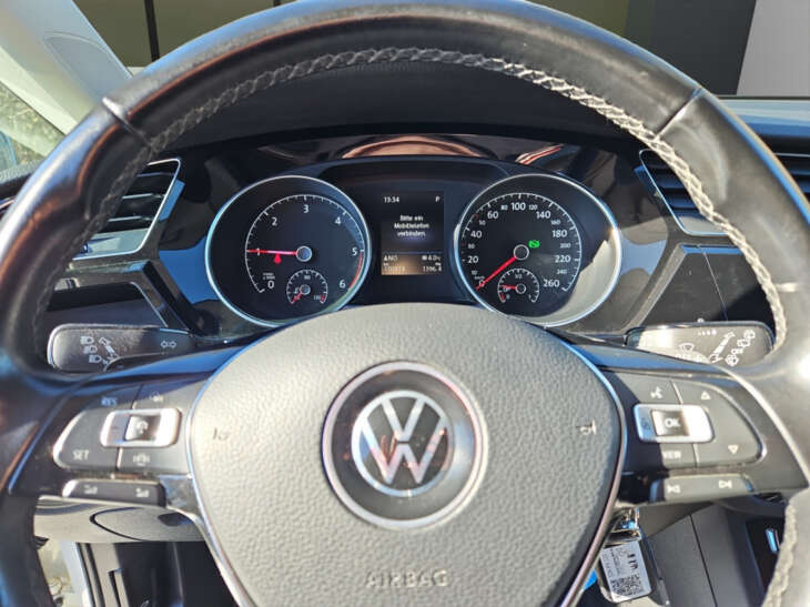 VW Touran - Foto Nr. 11 - Bildvorschau