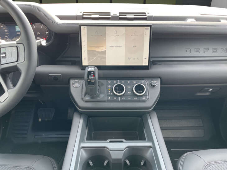 LAND ROVER Defender - Foto Nr. 12 - Bildvorschau