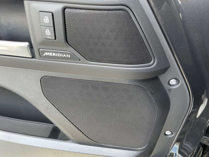 LAND ROVER Defender - Foto Nr. 24 - Bildvorschau