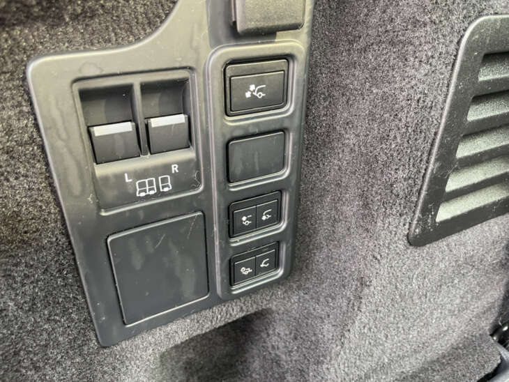 LAND ROVER Discovery - Foto Nr. 18 - Bildvorschau