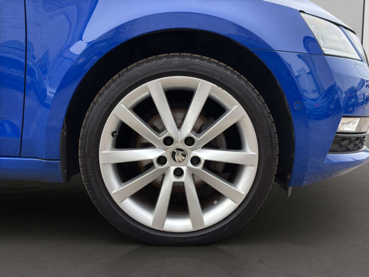 SKODA Octavia - Foto Nr. 04 - Bildvorschau