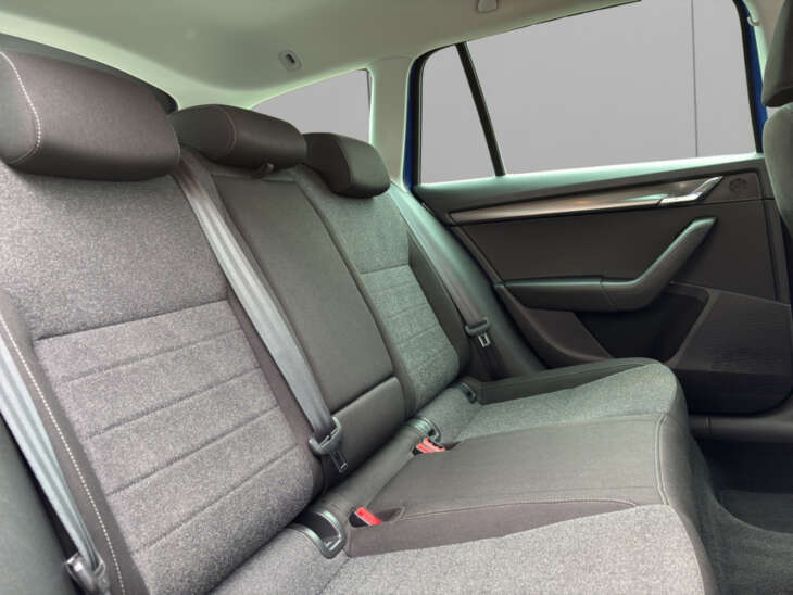 SKODA Octavia - Foto Nr. 06 - Bildvorschau
