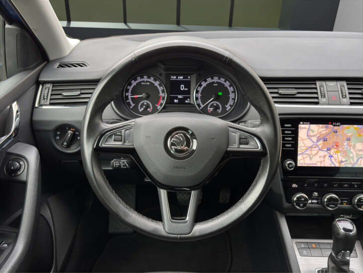 SKODA Octavia - Foto Nr. 07 - Bildvorschau