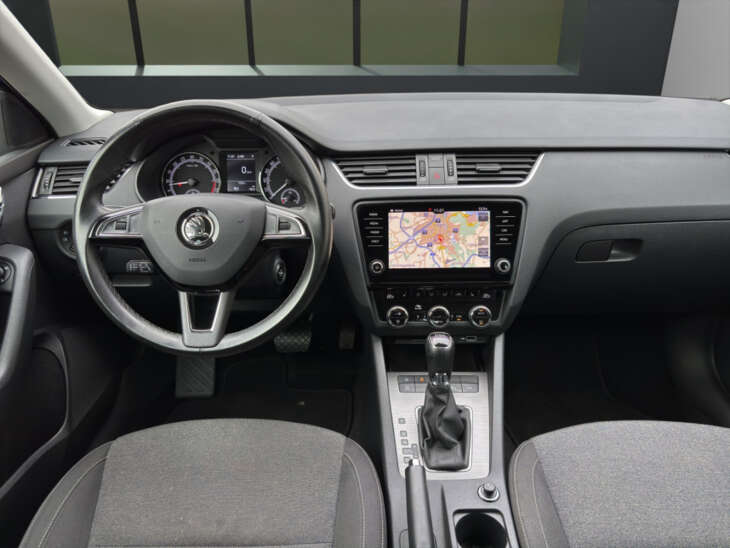 SKODA Octavia - Foto Nr. 09 - Bildvorschau
