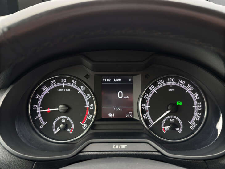SKODA Octavia - Foto Nr. 11 - Bildvorschau
