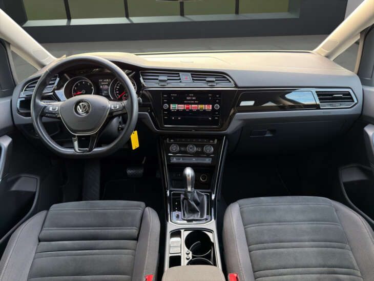 VW Touran - Foto Nr. 09 - Bildvorschau